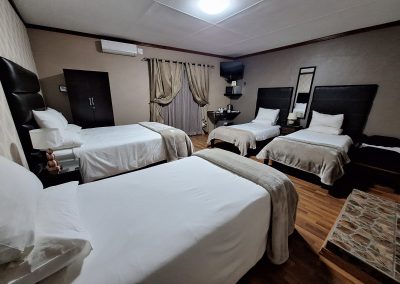 @7A Jameson Guesthouse in Kimberley - Room 6_Santorini (3)